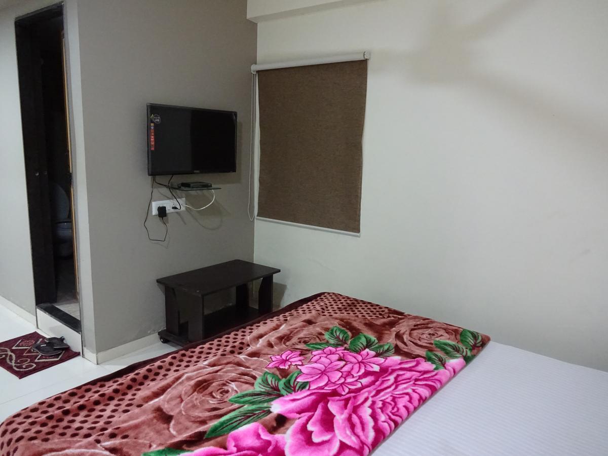 Hotel Royal Inn Ahmedabad Esterno foto