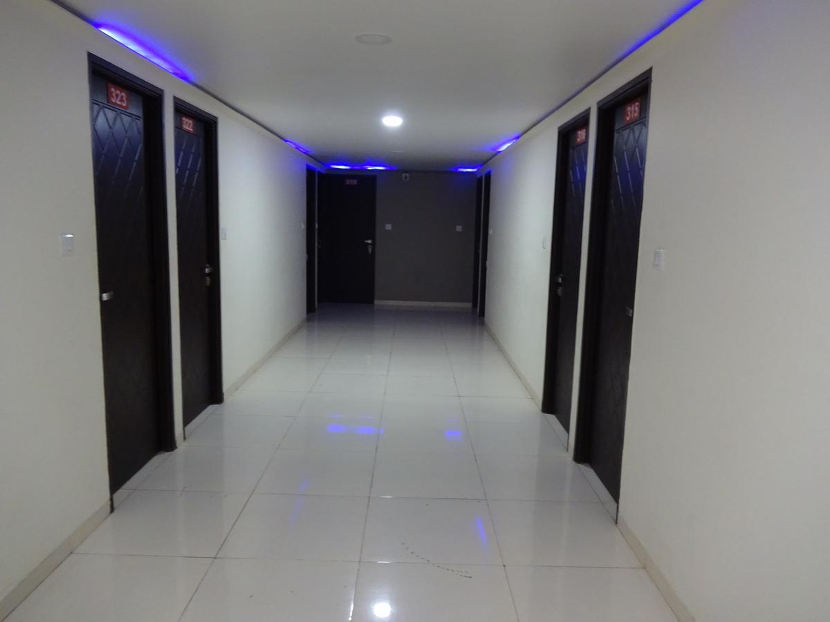 Hotel Royal Inn Ahmedabad Esterno foto